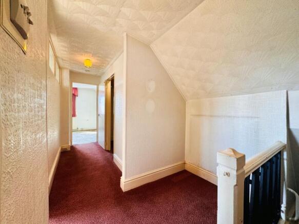 The Hawthorns, Llwydcoed Road, Aberdare, CF44 0TN photo 4