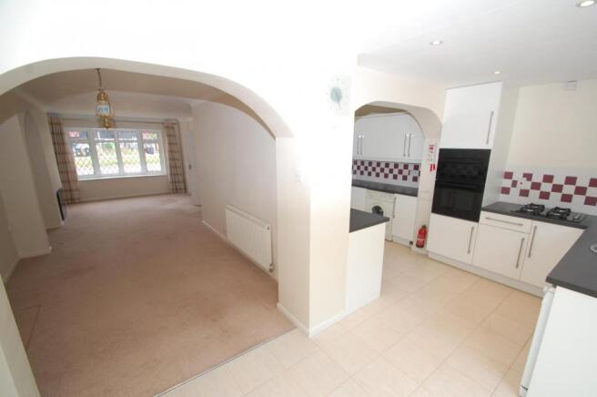 Kitchen / Lounge Din