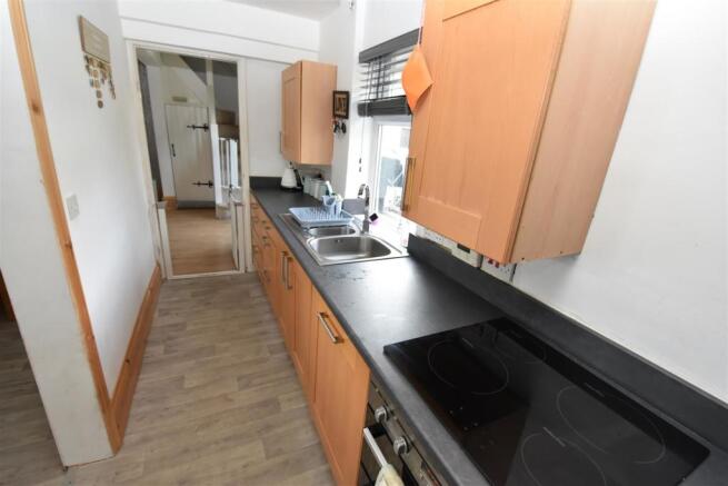 kitchen2.JPG