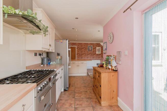 3 bed Terraced for sale Image 8