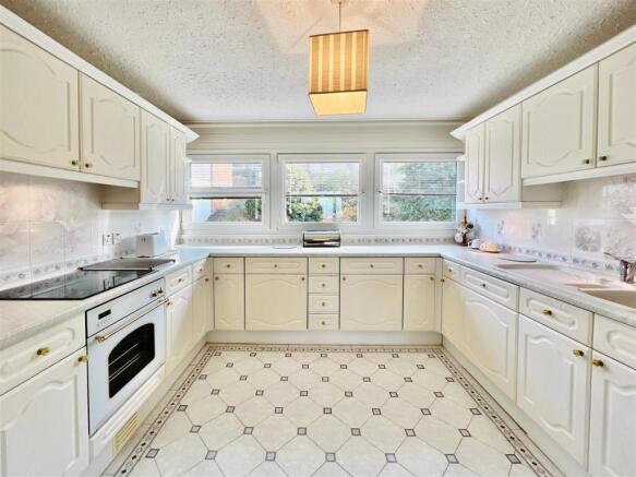 7 Heath Court 4.JPG