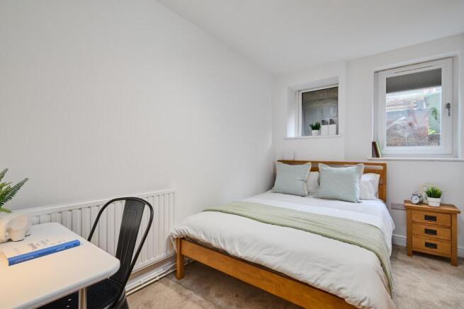 1 bed House Share to rent Image 11