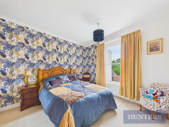 2 bed Flat for sale Image 6