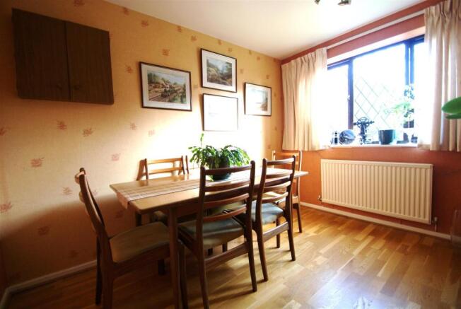 DiningRoom.JPG