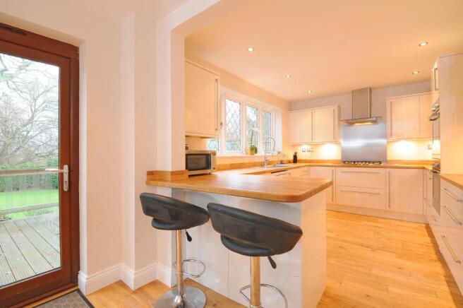 Kitchen/Breakfast...