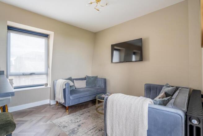 6 bed Block of Apartments for sale Image 6