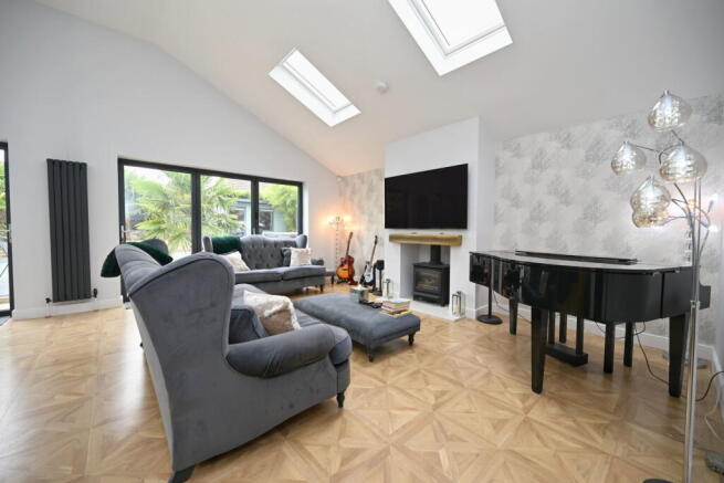 2 bed Detached Bungalow for sale Image 4