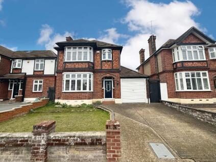 Manton Drive, Old Bedford Road Area, Luton, Bedfordshire, LU2 7DH
