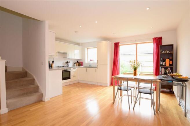 Kitchen /Dining Area
