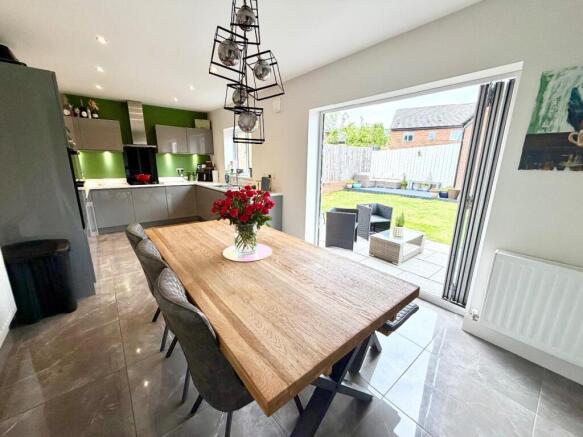 4 bed Detached for sale Image 4