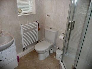 Refitted En-suite