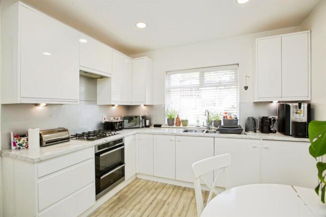 2 bed Semi-Detached for sale Image 4