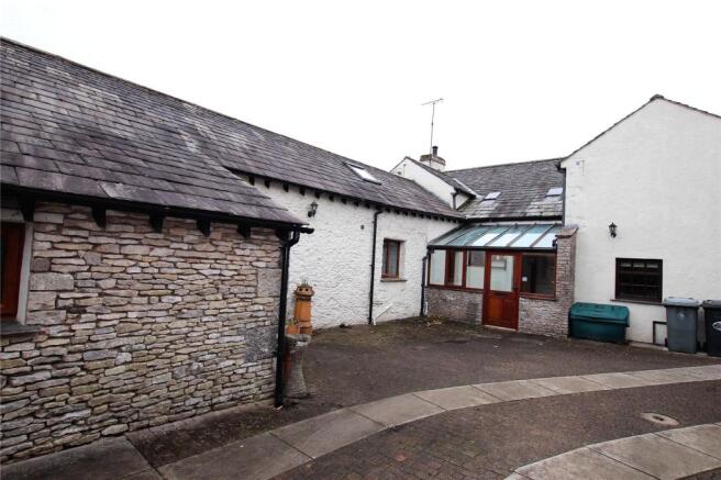 Peat House Courtyard