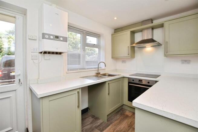 2 bed Terraced for sale Image 6
