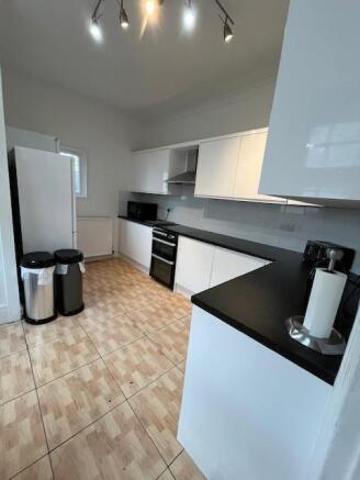 3 kingsley kitchen rotated.jpg