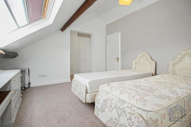 2 bed Flat for sale Image 10
