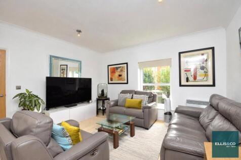 High Road, North Finchley, N12