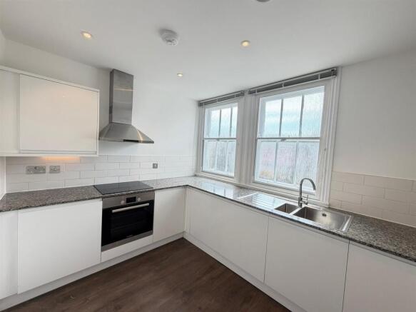 Kitchen 2.jpg