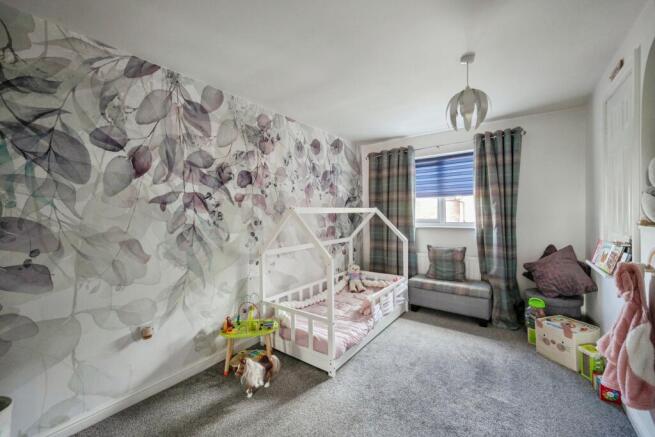 4 bed Detached for sale Image 11