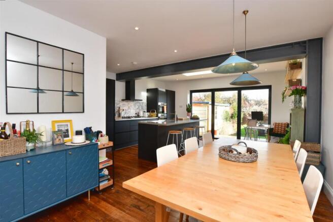 Kitchen/ Dining Area