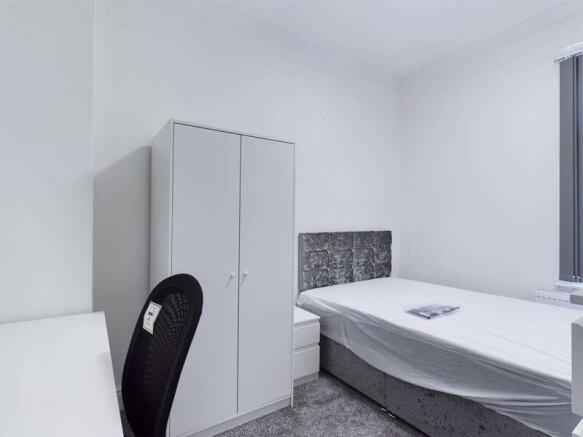 4 bed Town House to rent Image 6