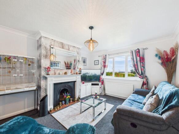 3 bed Semi-Detached for sale Image 2
