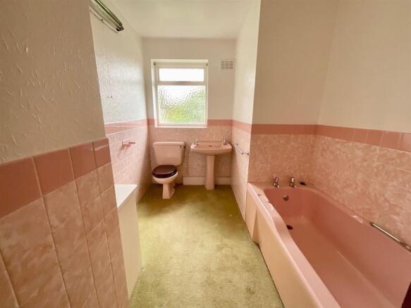 2 bed Flat for sale Image 4