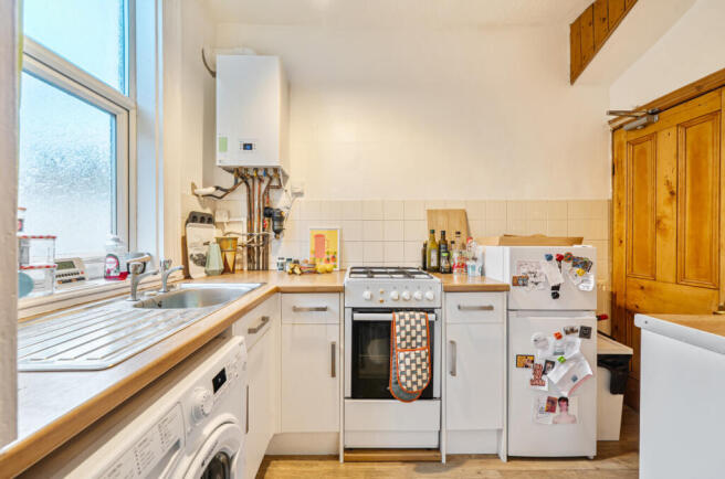 1404641-1-6973675...