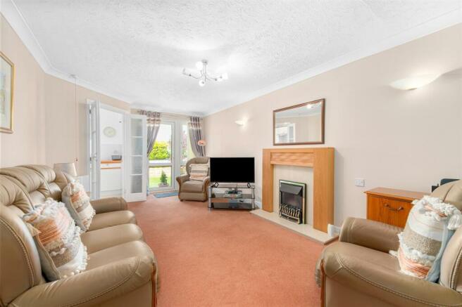 Lounge / Dining area