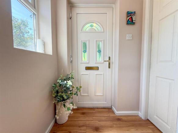 3 bed Detached for sale Image 6