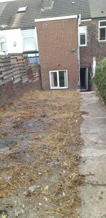 2 bed Terraced to rent Image 9