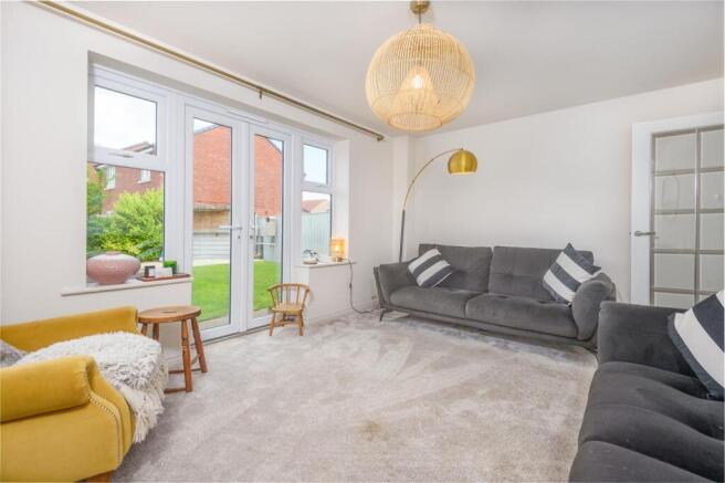 4 bed Detached to rent Image 5