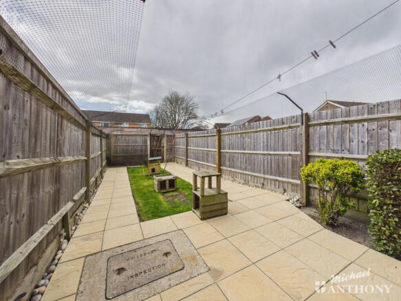 CAM03852G0-PR0601-STILL011