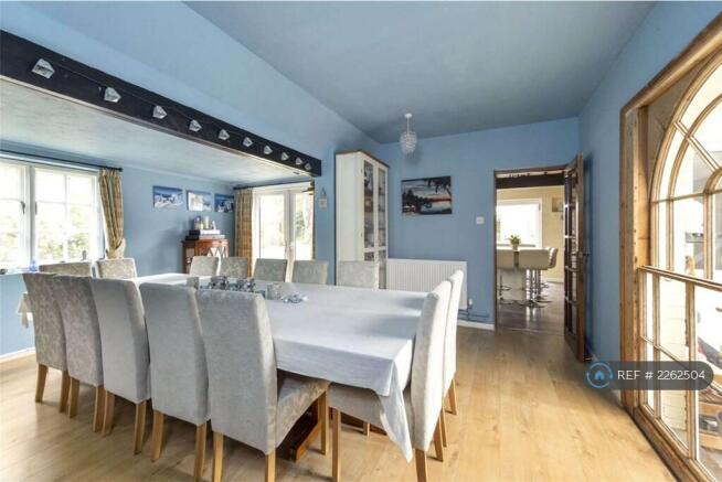 Fantastic Size Dining Room To Host 12 People