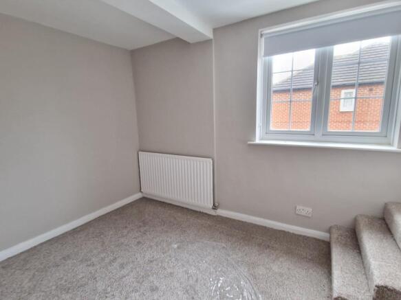 2 bed End of Terrace to rent Image 10