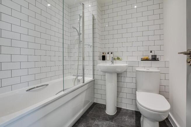 3 bed Terraced to rent Image 9