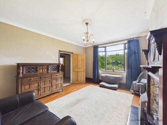 4 bed Detached for sale Image 9