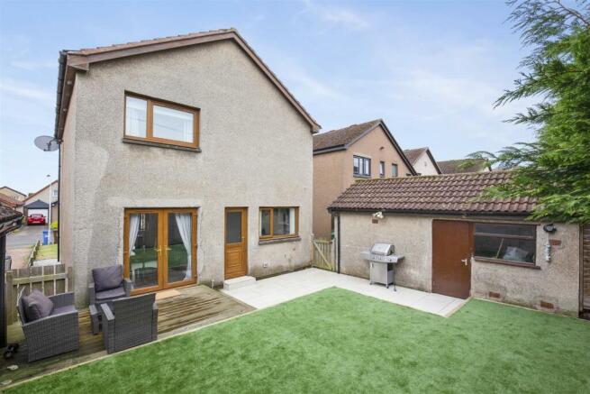 36 Cairn Grove 23.jpg