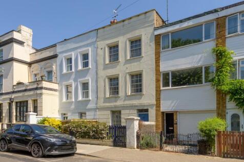 Berriman Road,
Yonge Park, N7