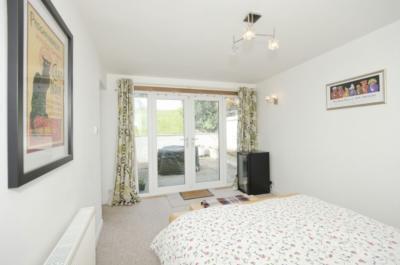 BALGOWNIECRES52J
