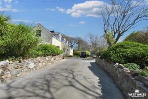 The Old Post Office, Church Road, Roch SA62 6BG