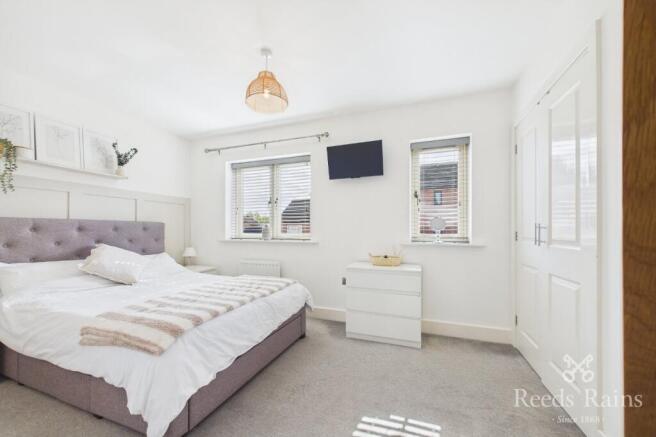4 bed Semi-Detached for sale Image 9
