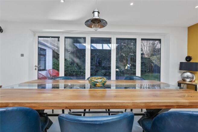 5 bed Bungalow for sale Image 12