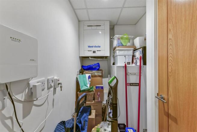 Storage cupboard .jpg
