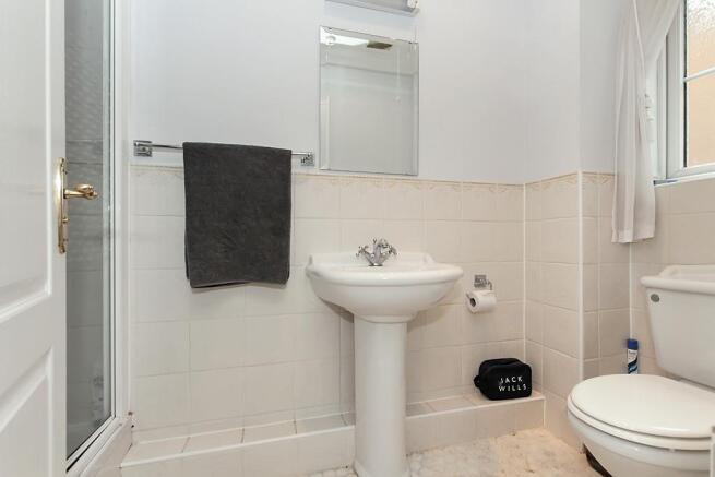 Den-Bed-2-En-Suite.j