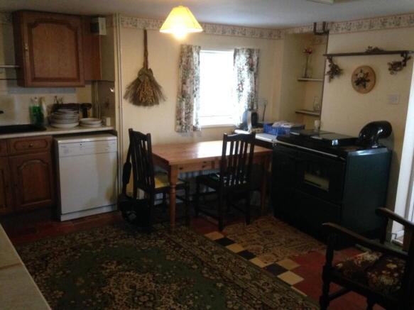 KITCHEN/BREAKFAST RO