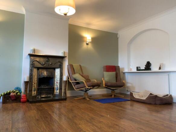 SEATING AREA OPEN PLAN RECEPTION