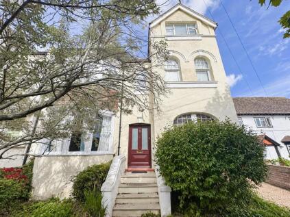 Cantelupe Road, Bexhill, TN40 1JG