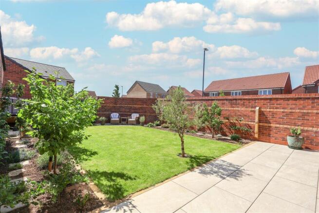 4 bed Detached for sale Image 4
