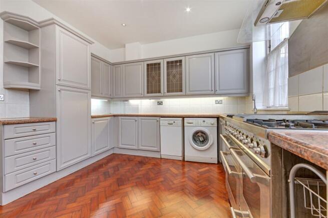 kitchen 2.jpg